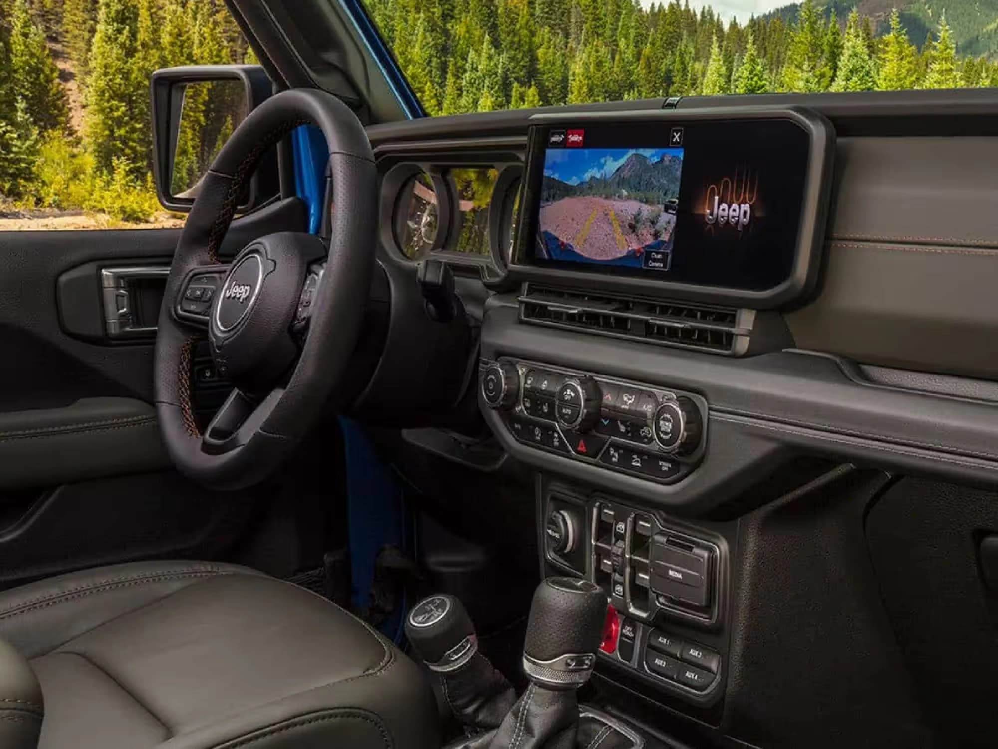 New Jeep Gladiator — photo 8 of 8
